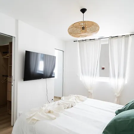 Maison Au Coeur De Avec Garage Et Terrasse 别墅 尼姆