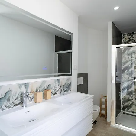 别墅 Maison Au Coeur De Avec Garage Et Terrasse 尼姆